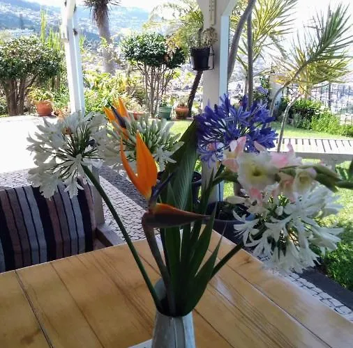 La De Ker Briac Bed and Breakfast Φουνκάλ