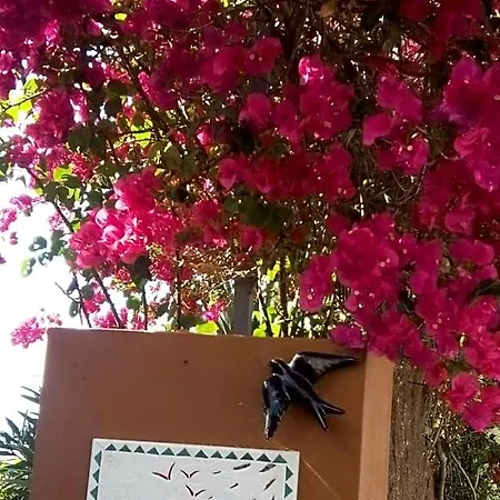 La De Ker Briac Bed and Breakfast Φουνκάλ
